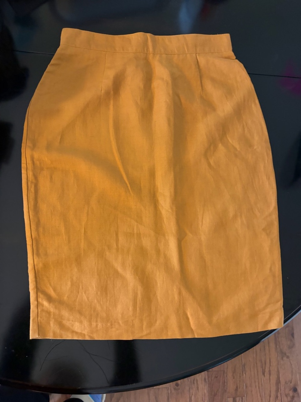 United Colors Of Benetton Gold Pencil Skirt. Vintage 90’s. Italy. Linen.